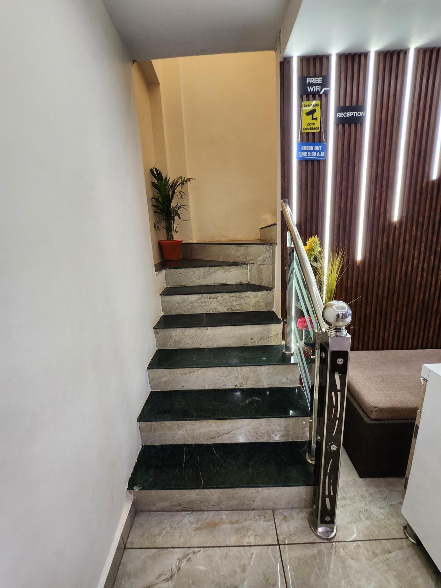 Hotel Anantshree Ujjain Extérieur photo