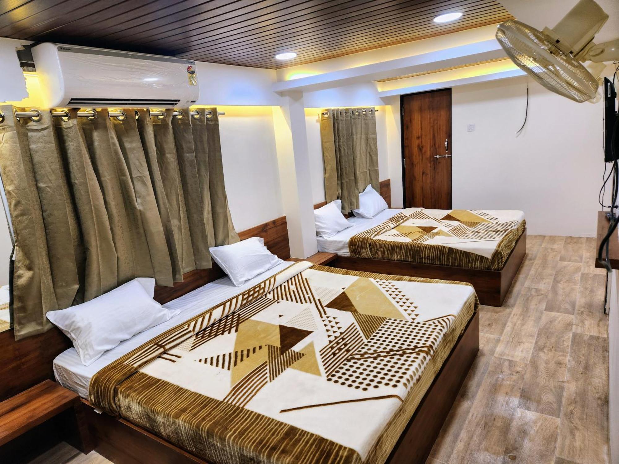 Hotel Anantshree Ujjain Extérieur photo