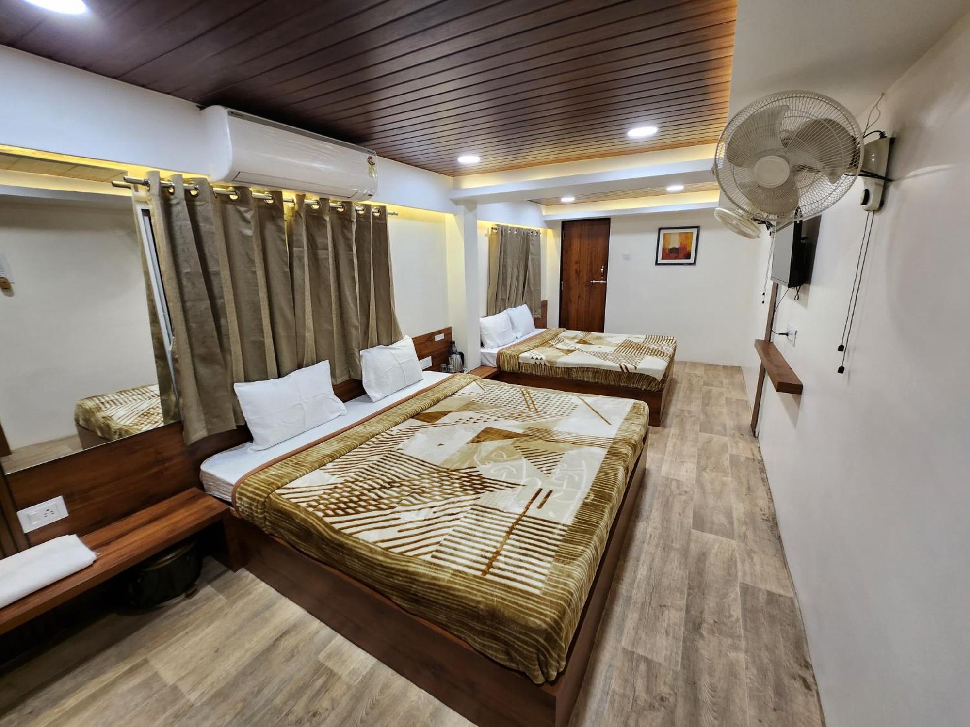 Hotel Anantshree Ujjain Extérieur photo