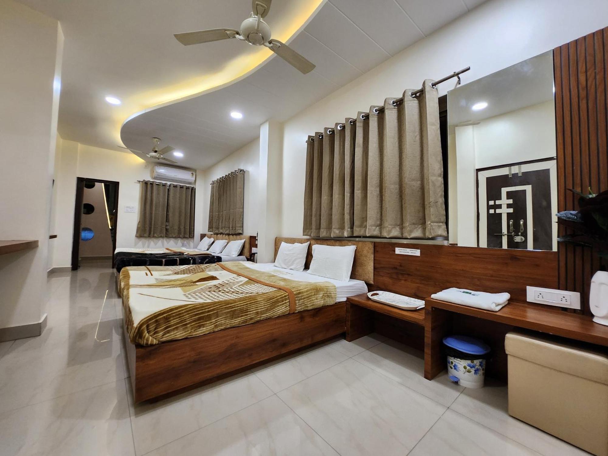 Hotel Anantshree Ujjain Extérieur photo