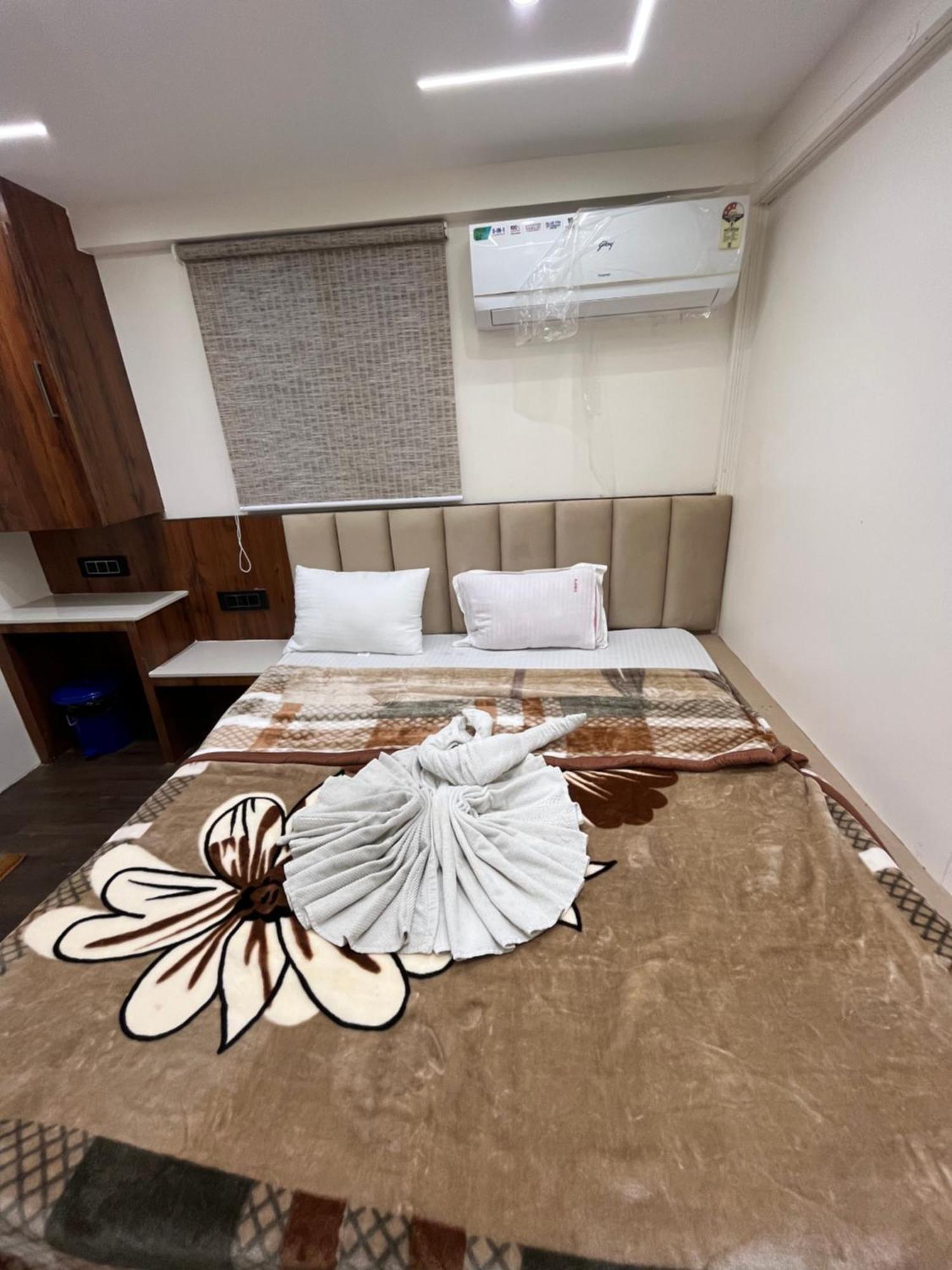 Hotel Anantshree Ujjain Extérieur photo