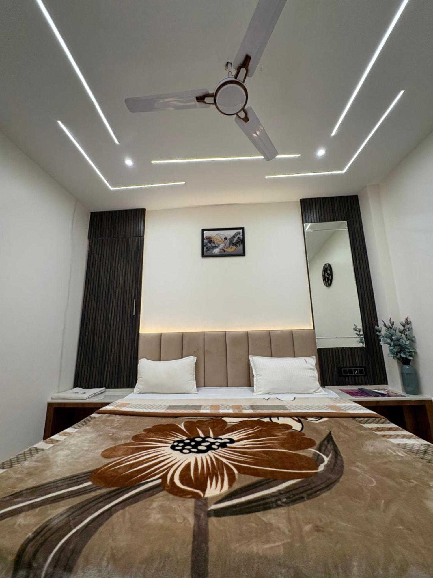 Hotel Anantshree Ujjain Extérieur photo
