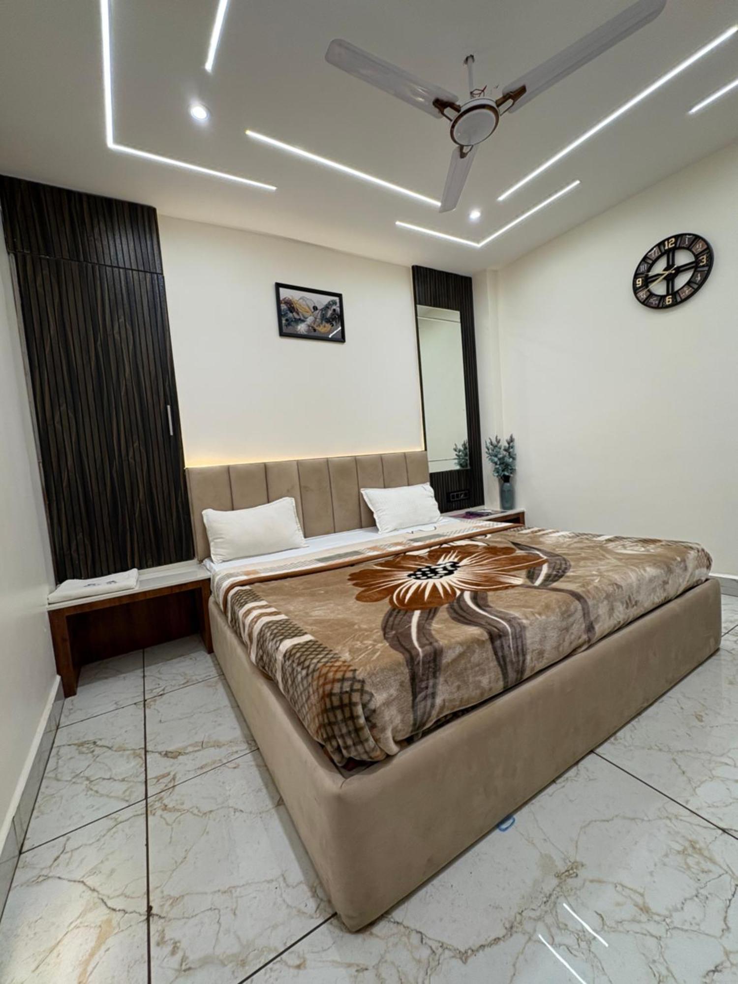 Hotel Anantshree Ujjain Extérieur photo