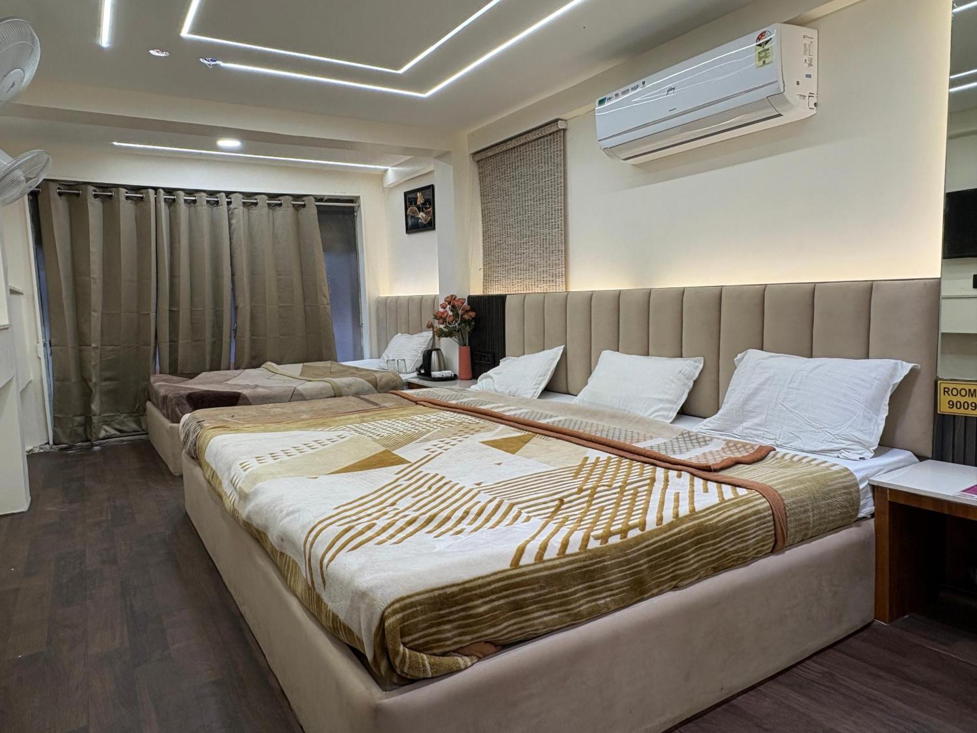 Hotel Anantshree Ujjain Extérieur photo