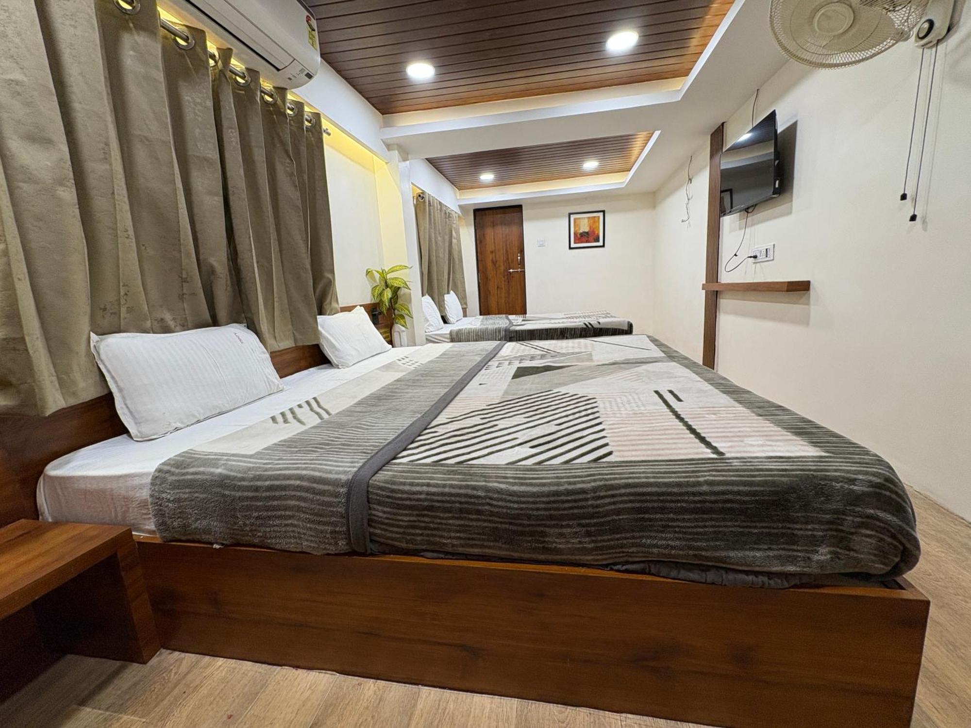 Hotel Anantshree Ujjain Extérieur photo