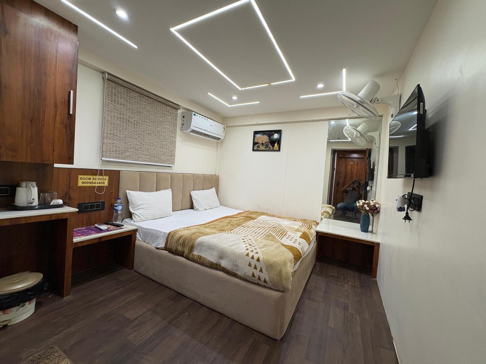 Hotel Anantshree Ujjain Extérieur photo