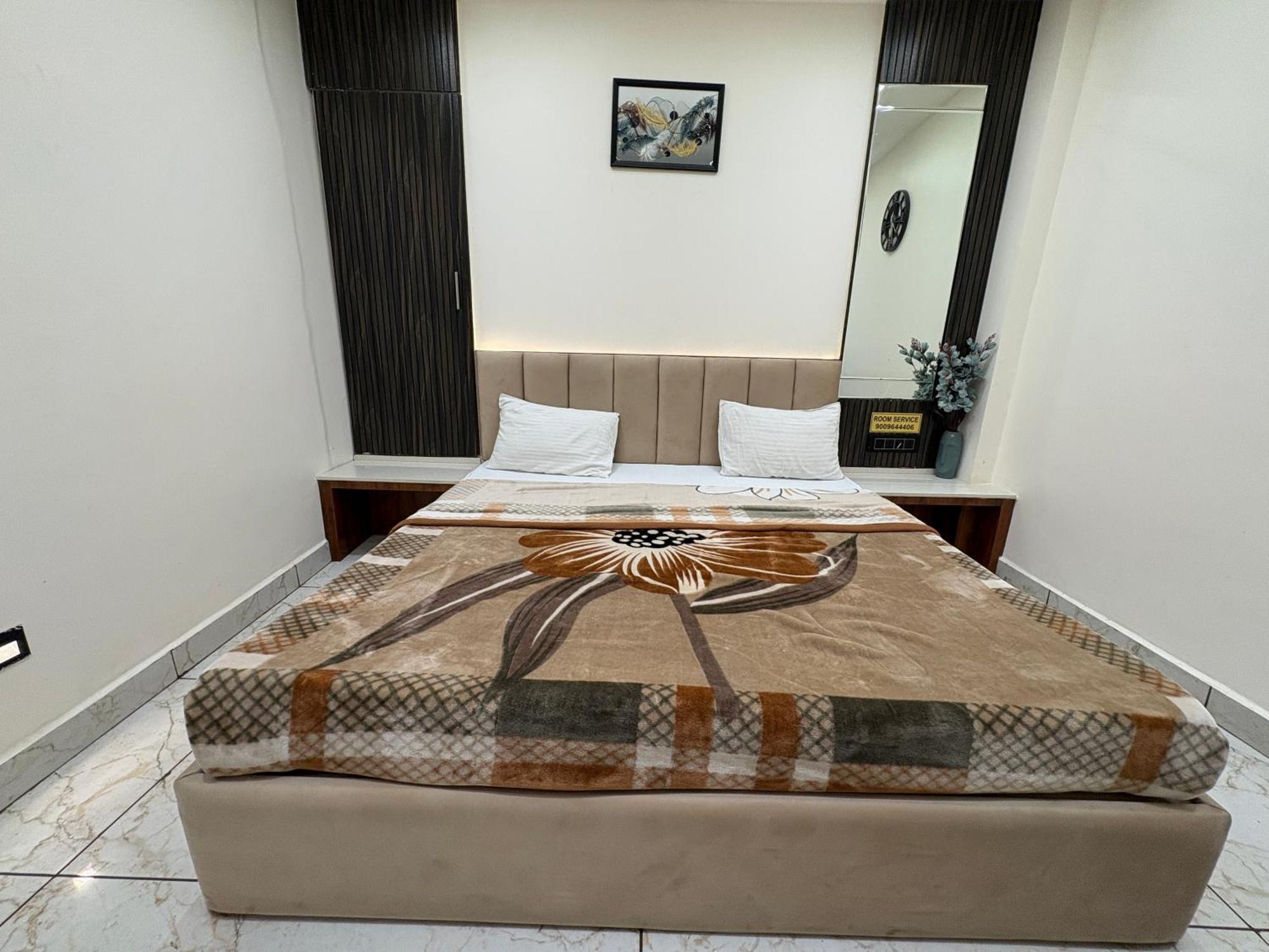 Hotel Anantshree Ujjain Extérieur photo