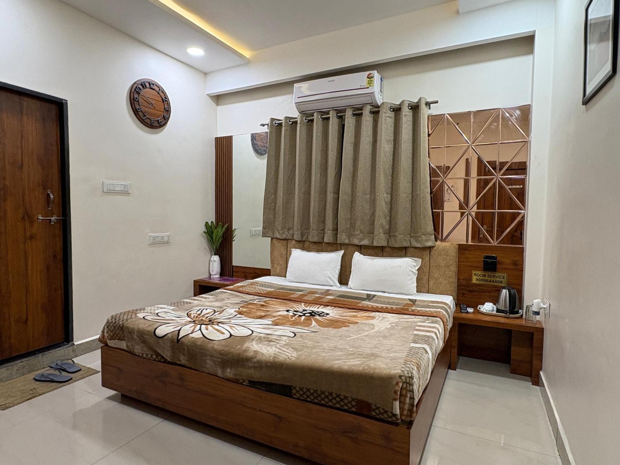 Hotel Anantshree Ujjain Extérieur photo