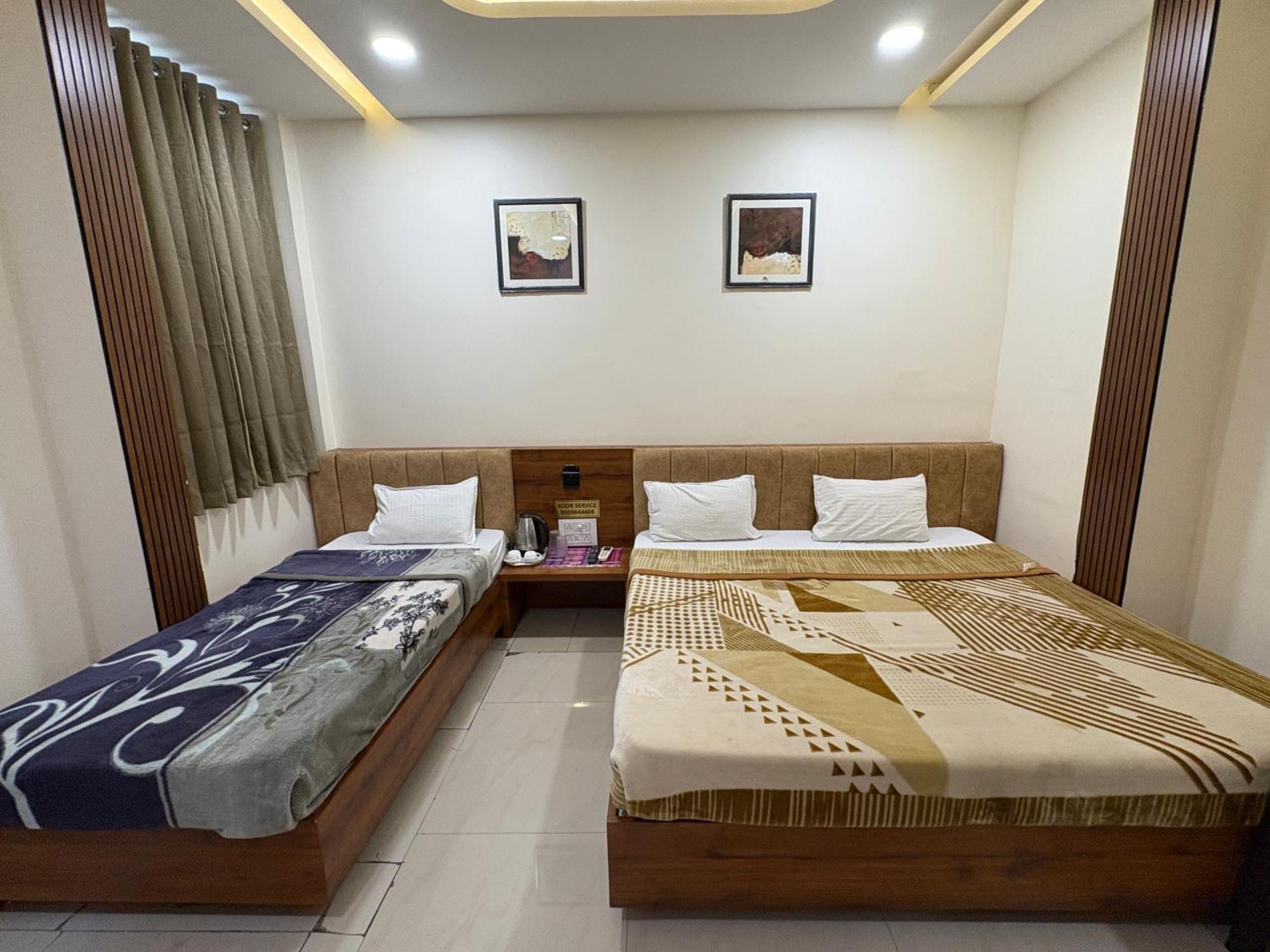 Hotel Anantshree Ujjain Extérieur photo